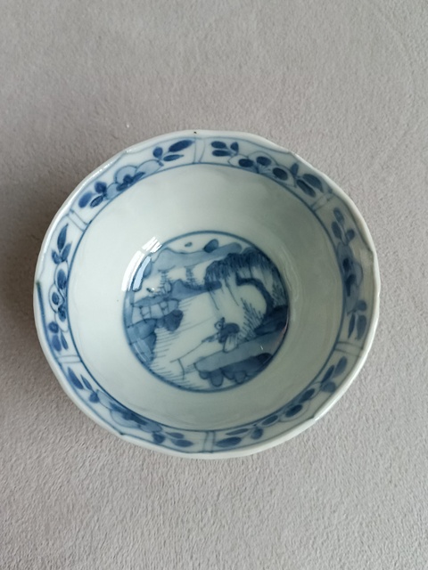 古玩陶瓷康熙青花外八寶內人物杯拍賣,當前價格1350元