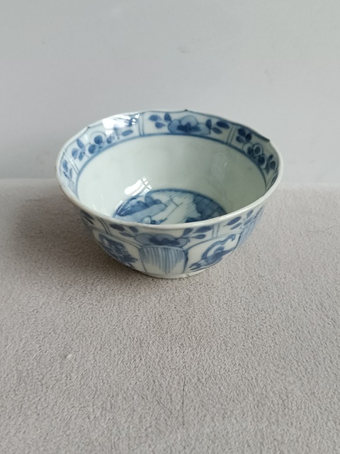 古玩陶瓷康熙青花外八寶內人物杯拍賣,當前價格1350元
