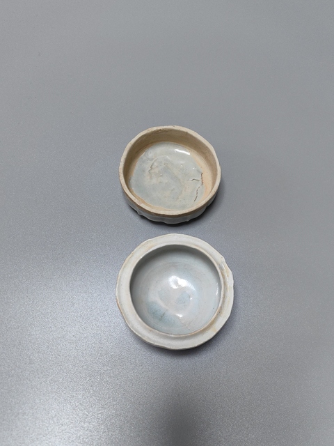 古玩陶瓷白宋-青白釉花卉紋粉盒拍賣，當(dāng)前價格7800元