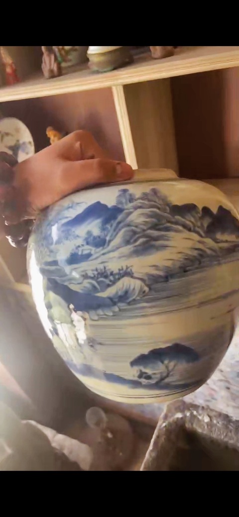 古玩陶瓷青花山水人物紋罐，模糊，偏老真品鑒賞圖