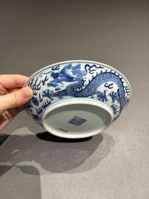 古玩陶瓷清嘉慶 青花龍紋盤(pán)真品鑒賞圖