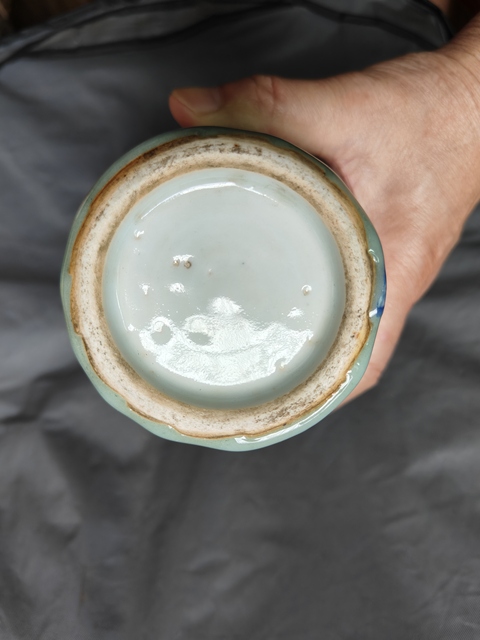 古玩陶瓷豆青釉青花皮球花紋雙耳瓶拍賣,當前價格12800元