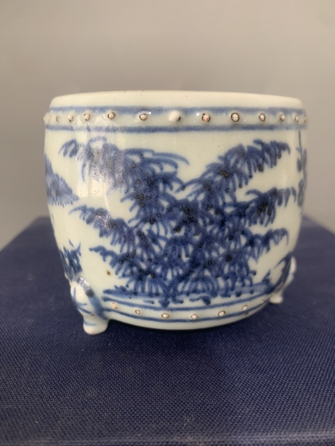古玩陶瓷歲寒三友松竹梅青花三足筒式香爐拍賣,當前價格16000元