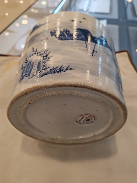 古玩陶瓷青花人物故事紋筆筒拍賣，當前價格8000元