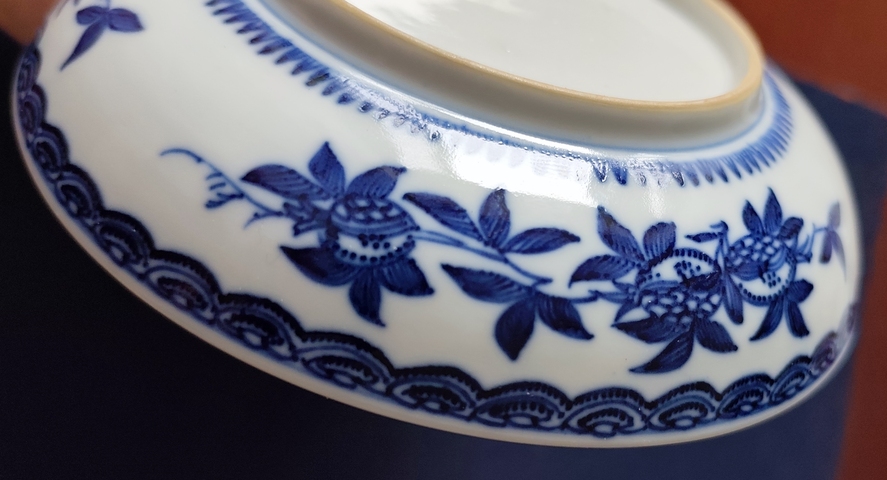 古玩陶瓷青花三多紋盤真品鑒賞圖