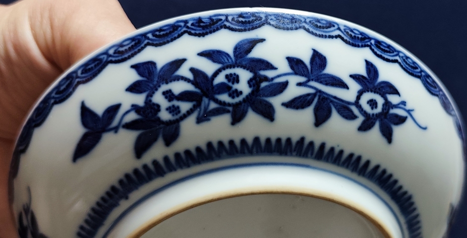 古玩陶瓷青花三多紋盤真品鑒賞圖