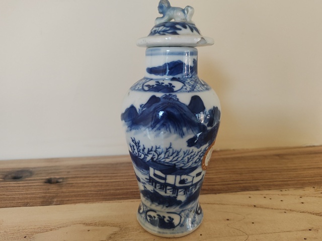 古玩陶瓷山水紋青花雞腿蓋瓶拍賣,當前價格1800元