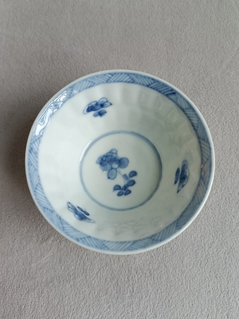 古玩陶瓷花卉紋青花杯拍賣,當前價格980元