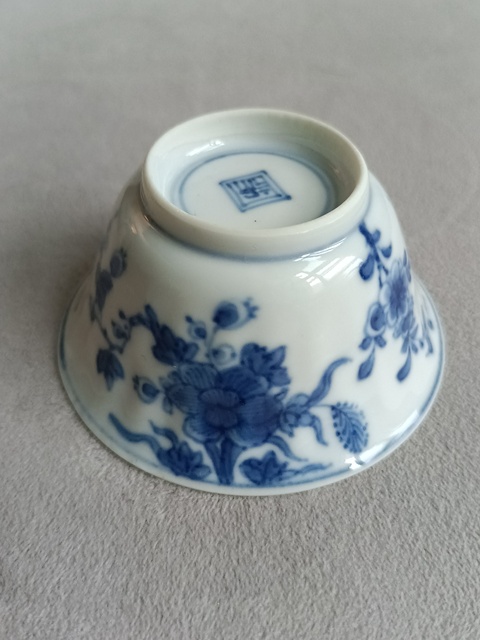 古玩陶瓷花卉紋青花杯拍賣,當前價格980元
