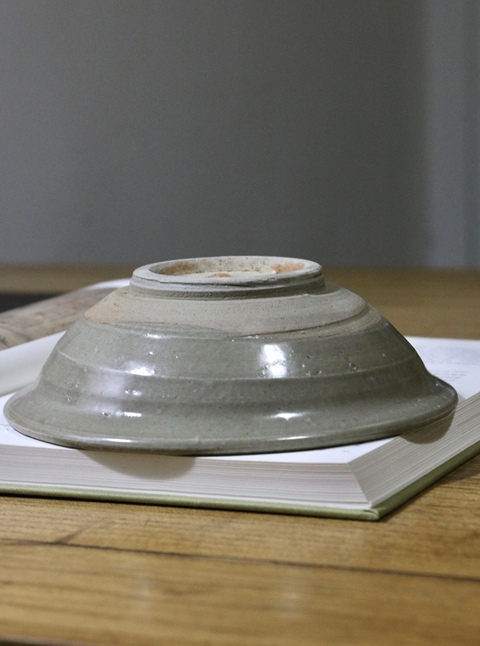 古玩陶瓷龍泉青瓷撇口碗拍賣(mài),當(dāng)前價(jià)格200元
