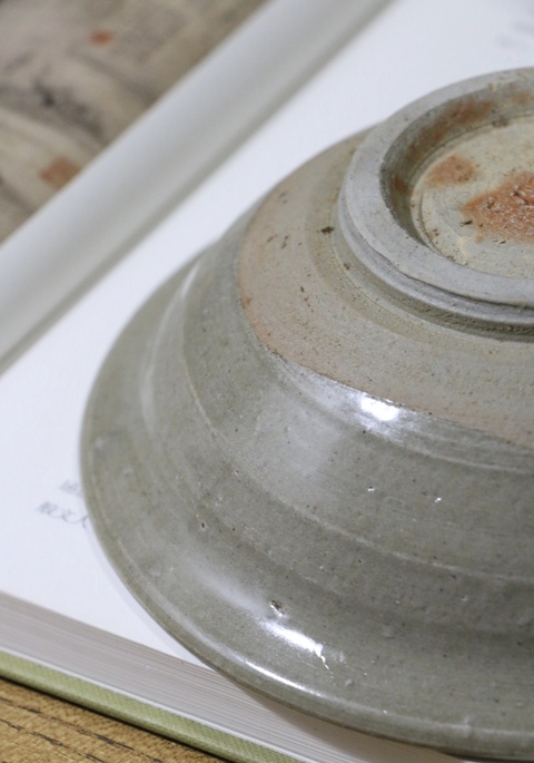 古玩陶瓷龍泉青瓷撇口碗拍賣(mài),當(dāng)前價(jià)格200元