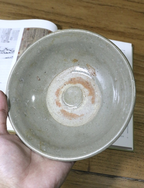 古玩陶瓷龍泉青瓷撇口碗拍賣(mài),當(dāng)前價(jià)格200元