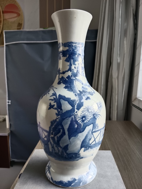 古玩陶瓷青花瓶真品鑒賞圖
