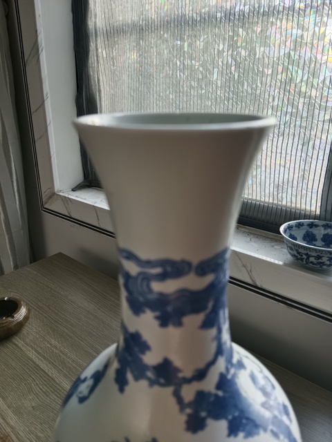 古玩陶瓷青花瓶真品鑒賞圖