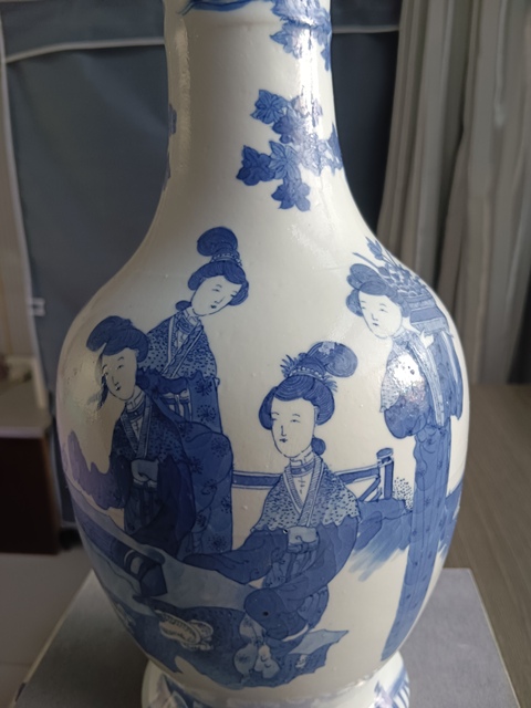 古玩陶瓷青花瓶真品鑒賞圖