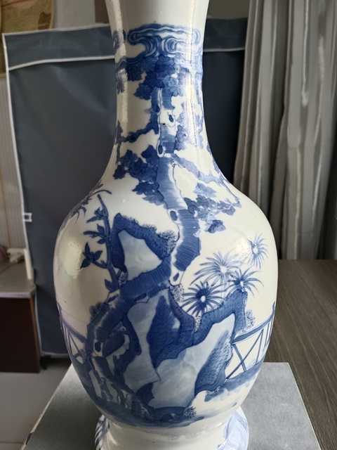 古玩陶瓷青花瓶真品鑒賞圖