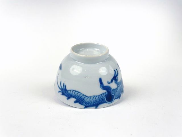 古玩陶瓷清雍正·青花過墻龍茶圓真品鑒賞圖