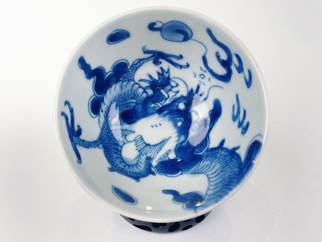 古玩陶瓷清雍正·青花過墻龍茶圓真品鑒賞圖