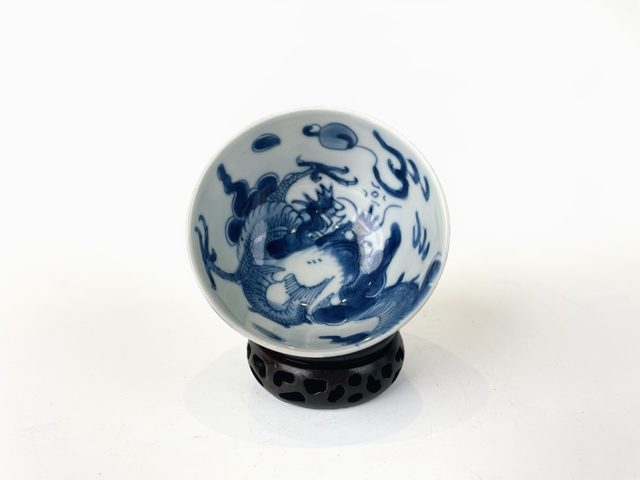 古玩陶瓷清雍正·青花過墻龍茶圓真品鑒賞圖