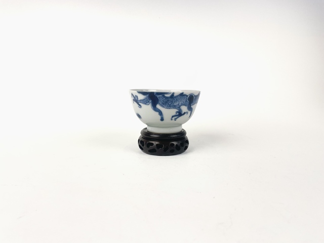 古玩陶瓷清雍正·青花過墻龍茶圓真品鑒賞圖