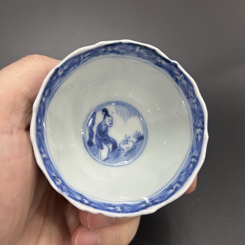 古玩陶瓷清康熙青花三娘教子圖杯碟拍賣,當(dāng)前價(jià)格2750元