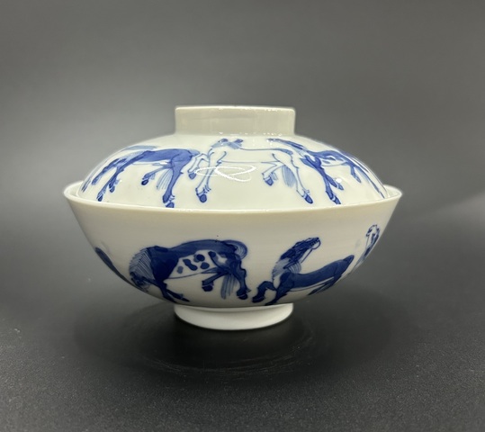古玩陶瓷清晚青花八駿圖紋蓋碗拍賣，當前價格4800元