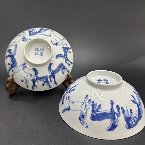 古玩陶瓷清晚青花八駿圖紋蓋碗拍賣，當前價格4800元