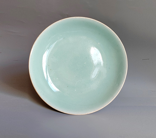 古玩陶瓷清代中期豆青盤拍賣,當(dāng)前價(jià)格300元