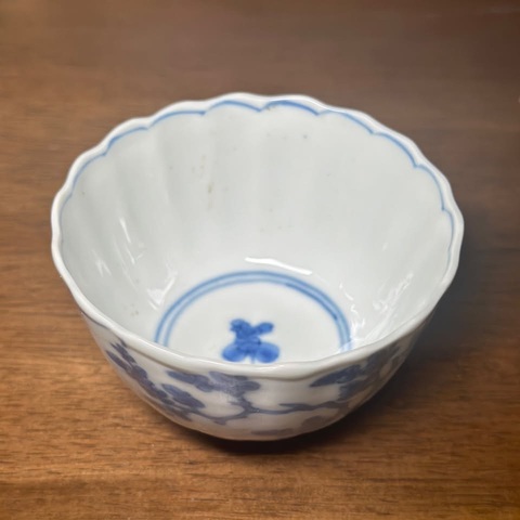 古玩陶瓷花卉紋青花杯真品鑒賞圖