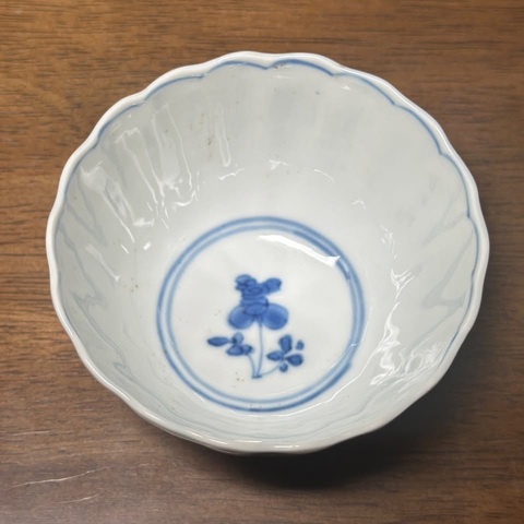 古玩陶瓷花卉紋青花杯真品鑒賞圖