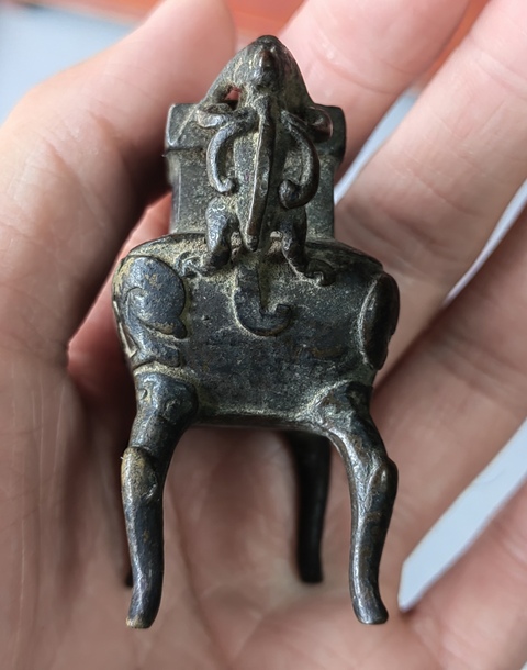 古玩銅器鼎式薰?fàn)t真品鑒賞圖