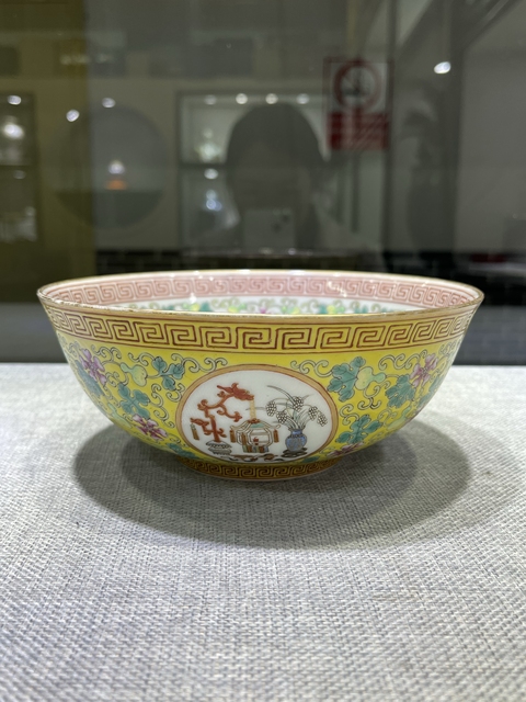 古玩陶瓷歲朝清供粉彩碗真品鑒賞圖