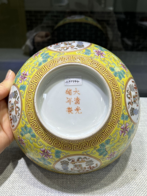 古玩陶瓷歲朝清供粉彩碗真品鑒賞圖