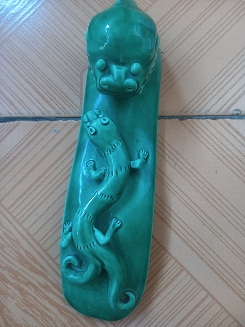 古玩陶瓷綠釉蒼龍教子帶鉤真品鑒賞圖