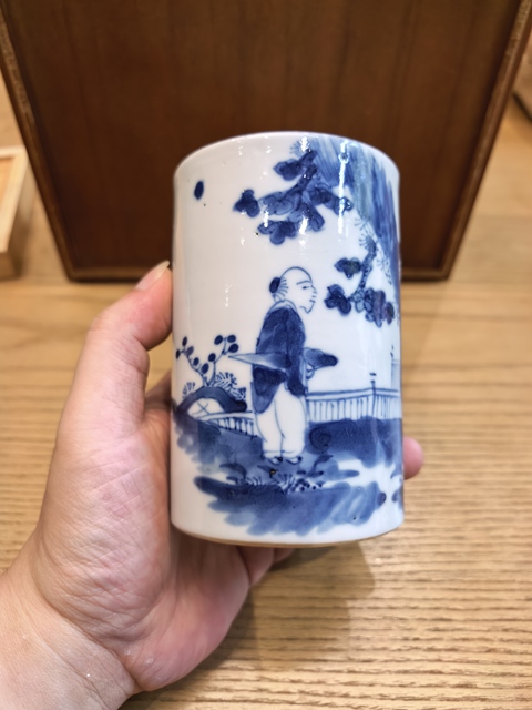 古玩陶瓷晚清青花攜琴訪友圖筆筒拍賣,當(dāng)前價格4999元