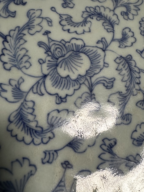 古玩陶瓷青花淡描花卉紋盤真品鑒賞圖