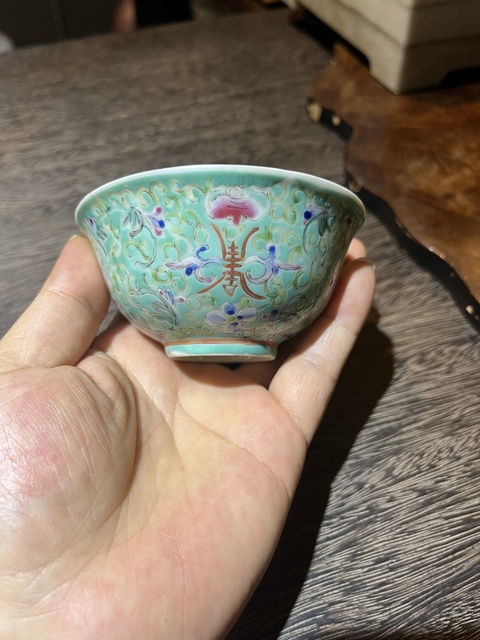 古玩陶瓷【北洋政府國務總理】民國.松石綠粉彩花卉紋茶碗(底款:伯棠自置)拍賣,當前價格999元