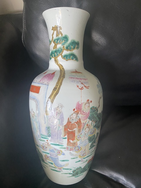 古玩陶瓷民國 竹嘯山房款粉彩人物紋瓶真品鑒賞圖