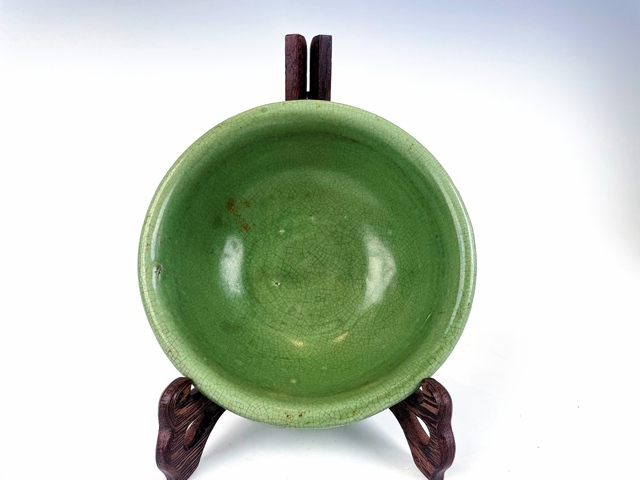 古玩陶瓷明晚期·綠哥釉大碗真品鑒賞圖