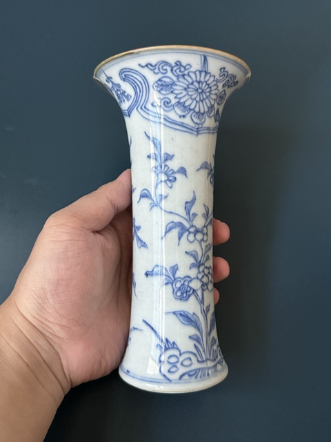 古玩陶瓷清·康熙線描青花束腰花觚拍賣,當前價格1800元