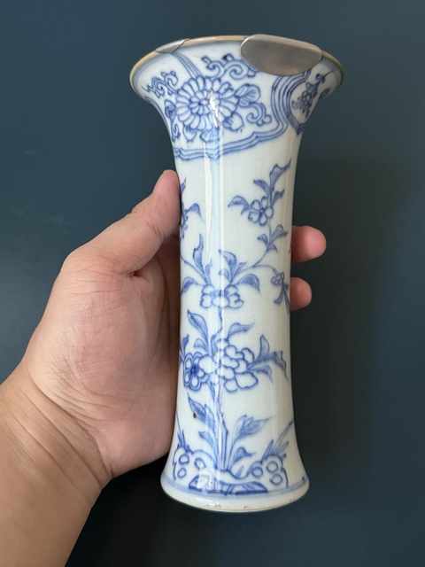 古玩陶瓷清·康熙線描青花束腰花觚拍賣,當前價格1800元