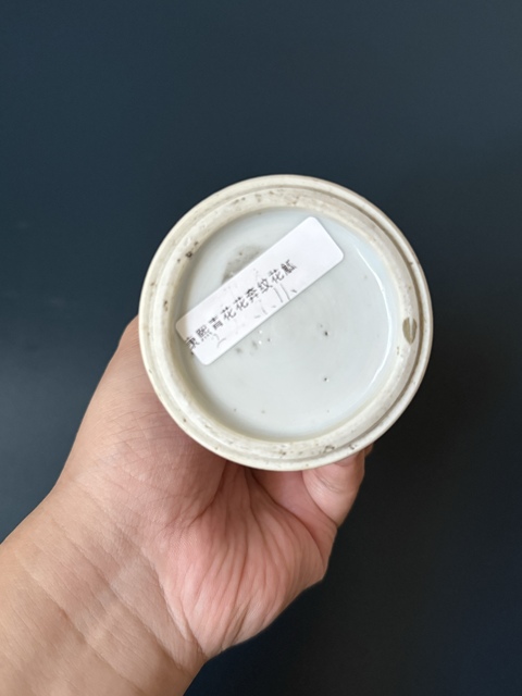 古玩陶瓷清·康熙線描青花束腰花觚拍賣,當前價格1800元