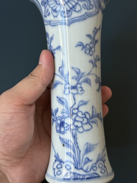 古玩陶瓷清·康熙線描青花束腰花觚拍賣,當前價格1800元