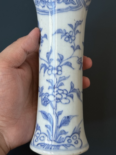 古玩陶瓷清·康熙線描青花束腰花觚拍賣,當前價格1800元