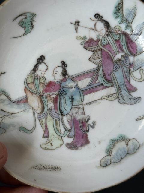古玩陶瓷人物紋粉彩盤真品鑒賞圖