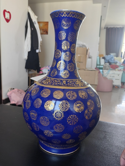 古玩陶瓷宣統(tǒng)官窯祭藍描金賞瓶拍賣,當前價格20000元