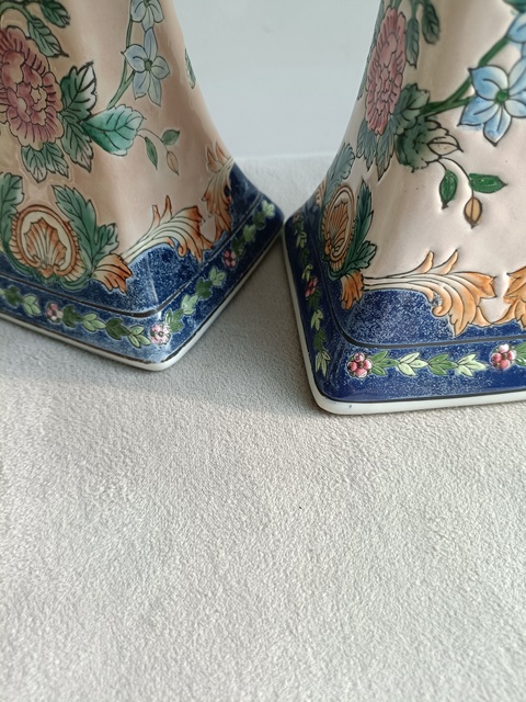 古玩陶瓷彩繪花卉紋燭臺拍賣,當前價格158元