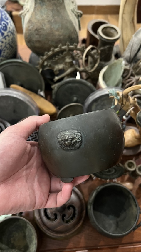 古玩雜項清末民初·銅獅耳香爐真品鑒賞圖