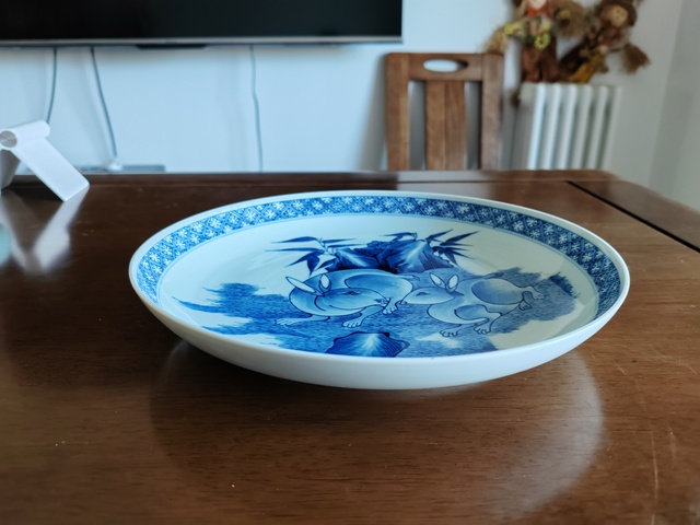 古玩陶瓷兔紋青花盤真品鑒賞圖