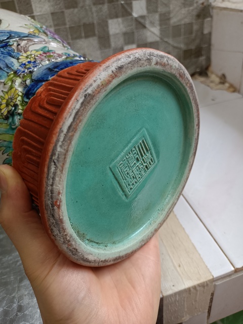 古玩陶瓷粉彩雕瓷瓶拍賣,當前價格5800元